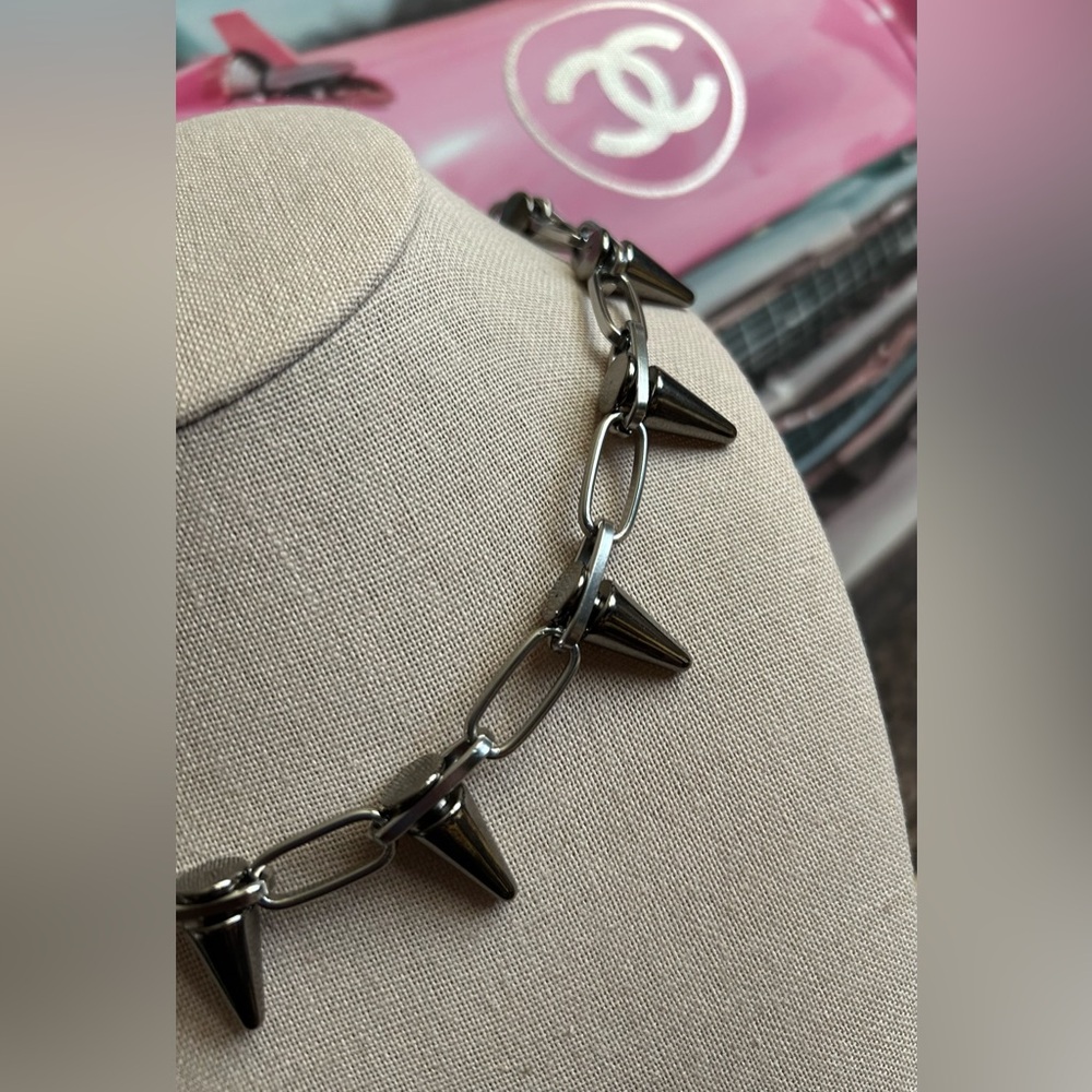 ✨ NEW✨Silver Spike Chain Necklace ✨ - Picture 7 of 7